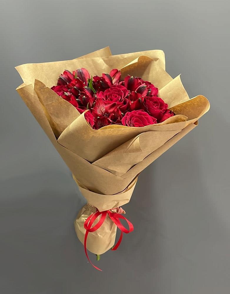 Букет цветов из: Альстромерии и Розы в Муцалауле 