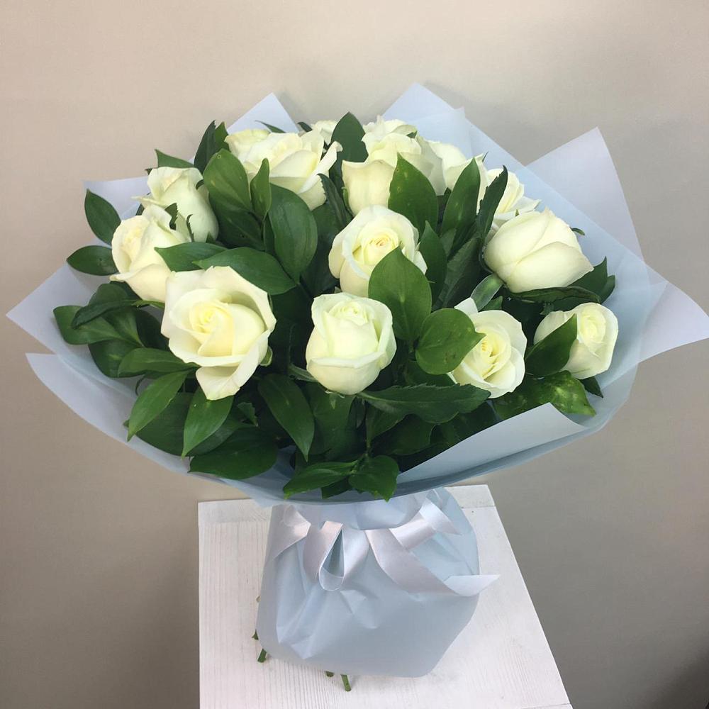 Букет 15 Белых роз Проуд в Муцалауле 