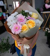 Букет цветов из:  Герберы, Розы и Хризантемы в Муцалауле 