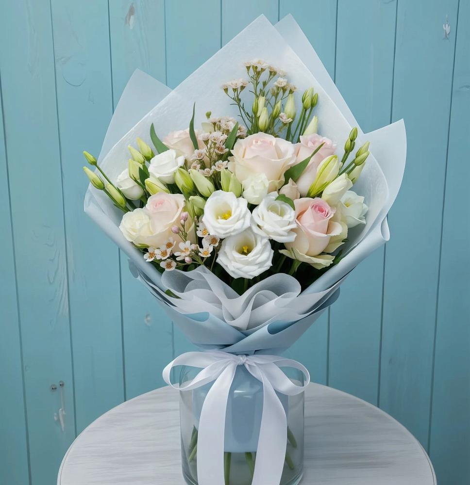 Букет цветов из: Розы и Лизиантусы в Муцалауле 