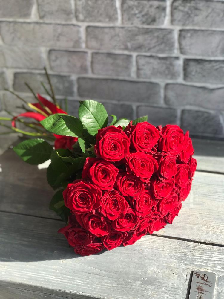 Букет Красные розы Фридом в Муцалауле 
