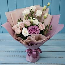 Букет цветов из:  Розы и Лизиантусы в Муцалауле 