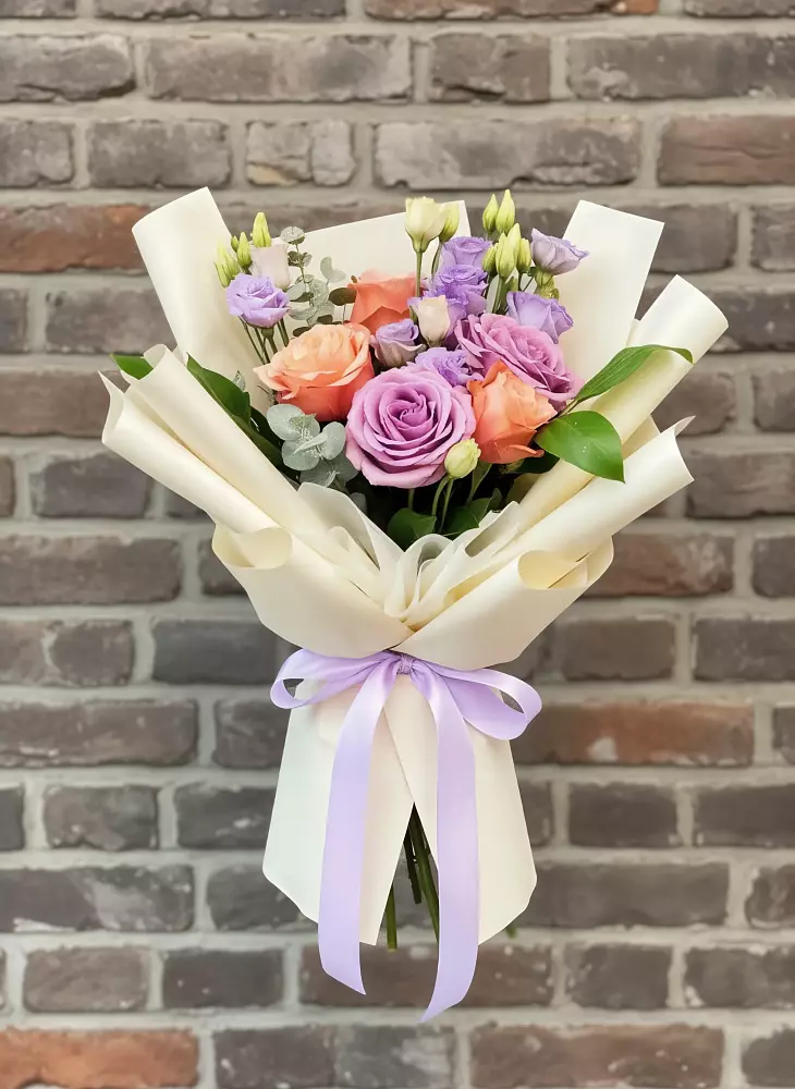 Букет цветов из: Лизиантусы и Розы в Муцалауле 