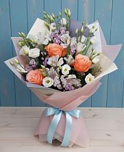 Букет цветов из:  Лизиантусы, Розы, Альстромерии и Гипсофила в Муцалауле 