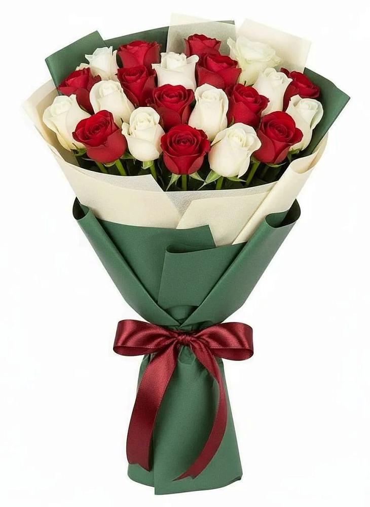 Букет Микс из красных и белых роз в Муцалауле 