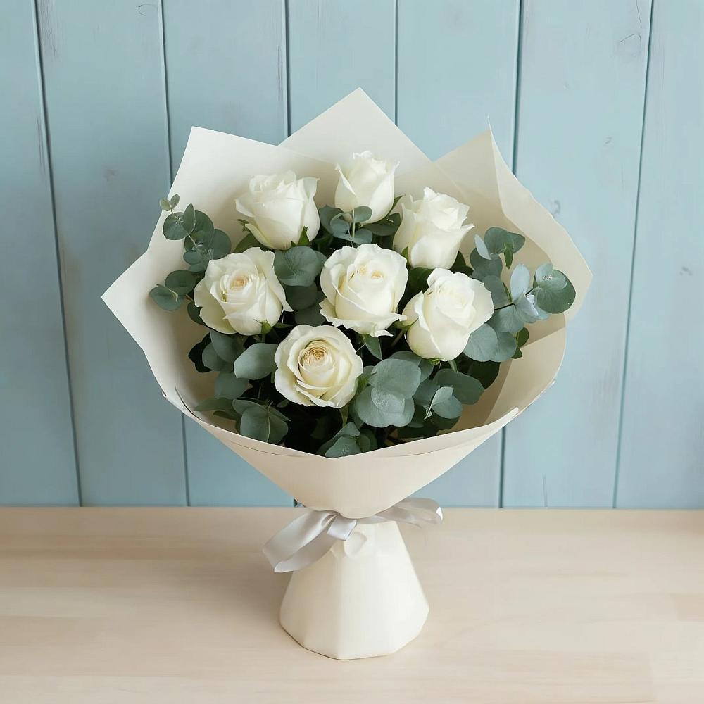Букет Белые розы в Эвкалипте в Муцалауле 