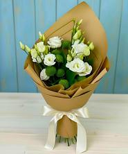 Букет цветов из:  Хризантемы и Лизиантусы в Муцалауле 