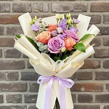 Букет цветов из:  Лизиантусы и Розы в Муцалауле 