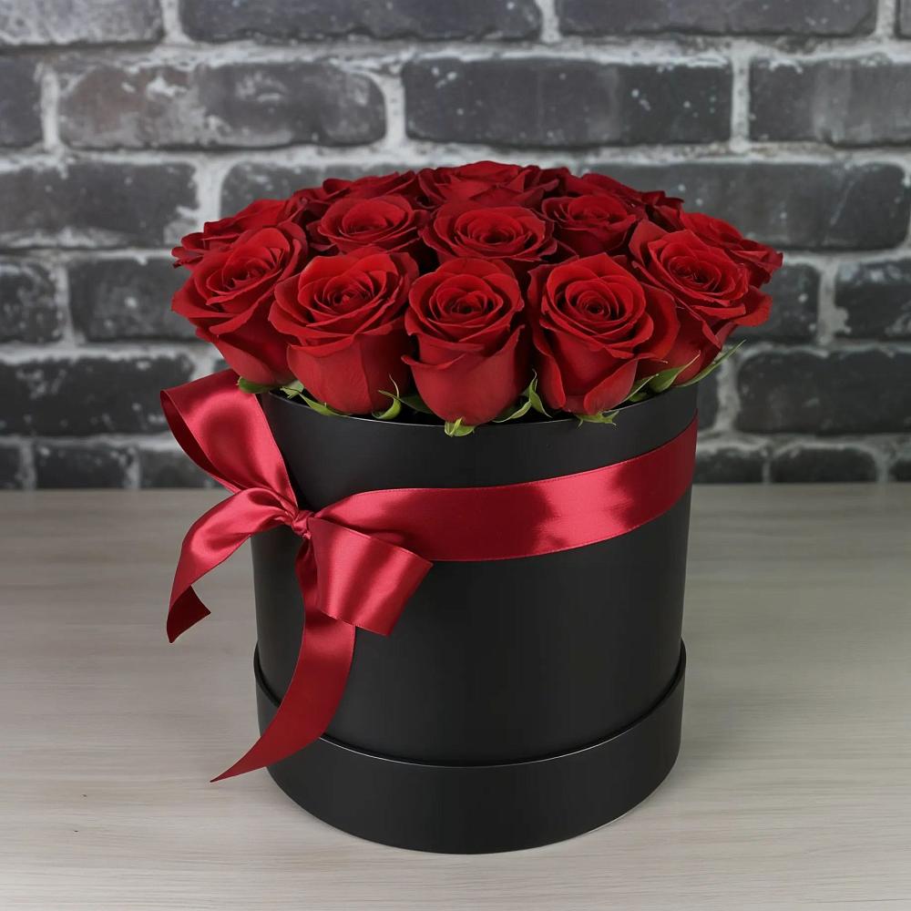 Цветочная композиция из Розы в шляпной коробке в Муцалауле 